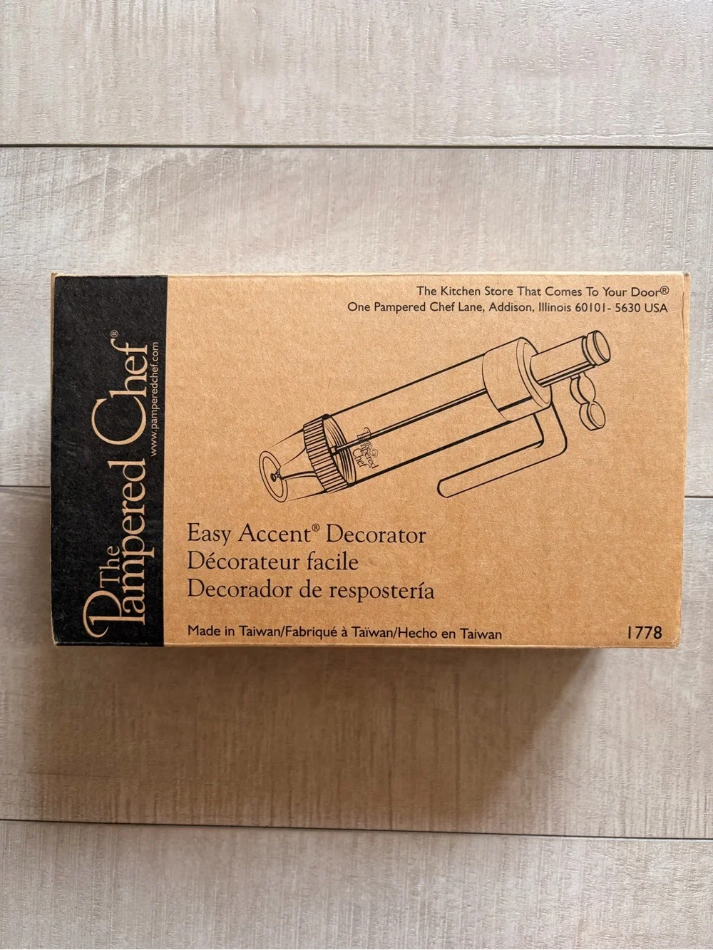 Pampered Chef Easy Accent Decorator
